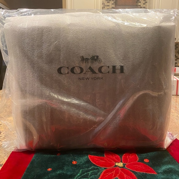 NWTs COACH Pebbled Leather Derby Tote Shoulder Bag in Gold/1941 Black with red - Picture 4 of 12